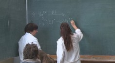 Starší majú uvoľniť miesto mladším: Vláda stanovila vekovú hranicu pre učiteľov