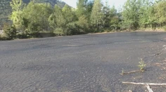 Nad Tisovcom majú dechtové jazero. Z opustenej skládky je tisíc ton environmentálnej záťaže