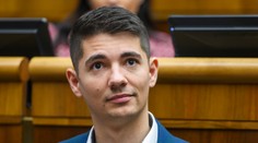 E. Kaliňák tvrdí, že požiadal, aby tajná služba preverila účty novinárov. Takto zareagovali v koalícii