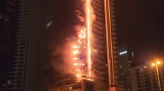 VIDEO: Budovu vedľa najvyššieho mrakodrapu sveta v Dubaji zasiahol mohutný požiar
