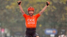 Skrátenú 19. etapu Giro d'Italia vyhral po úniku Čech Černý, na čele zostáva Kelderman