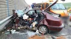 Auto sa zrazilo s kamiónom plným dreva: Hasiči museli nebohého vodiča vystrihnúť