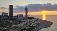 Starobylú architektúru miest dopĺňajú moderné budovy. Gruzínsko láka aj slovenských investorov