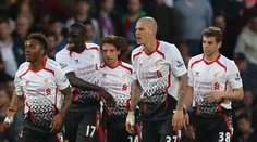 Je mentálne slabý, zle sa rozhoduje. Na Škrtela sa po fiasku s Crystal Palace valí kritika