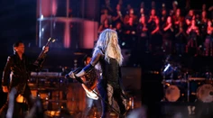 Brutálne sexy! Shakira v odvážnom kostýme to poriadne roztočila na pódiu