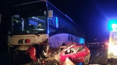 Zrážku autobusu s autom v Krupine neprežil jeden muž, dve ženy sú zranené
