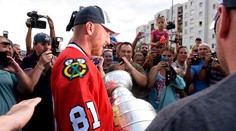 Hossa začínal s pohárom lorda Stanleyho medzi chorými deťmi