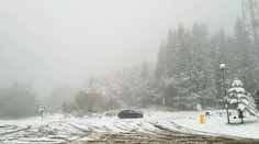 Považská Bystrica a vyše 20 obcí na severe Slovenska vyhlásili pre sneženie mimoriadnu situáciu