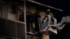 Bytovku v Krasňanoch zachvátil požiar. Plamene živené silným vetrom úplne pohltili dva byty