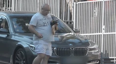 Muž, ktorý sa hrá na milionára, vraj roky okráda ľudí. Dokonca chcel kúpiť aj našu televíziu