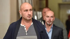 Ľubošovi Ferusovi nedokázali, že sa podieľal na vražde bossa Mira Sýkoru. Spod obžaloby ho oslobodili