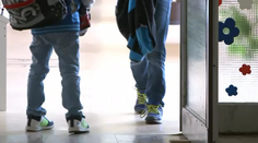Šikana na škole. Je tento chlapec agresor alebo obeť?