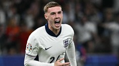 Na Eure ani raz nenastúpil v základnej zostave. Tri mesiace po ňom sa stal anglickým futbalistom roka