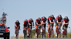 Tímovú časovku na TdF ovládla stajňa BMC, Sagan prišiel o žltý dres