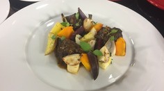 Konfitované bravčové líčka so zeleninou a zemiačikmi