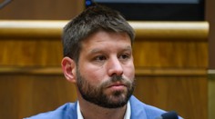 Smer a SNS podali návrh na odvolanie šéfa PS Michala Šimečku