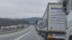 Na Slovensko sa tlačia tisíce kamiónov z Ukrajiny. Aj naši dopravcovia zvažujú blokovanie hranice