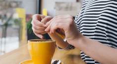 Nahrádzate cukor sladidlami? Pri chudnutí nepomôžu a môžu aj uškodiť, informuje WHO