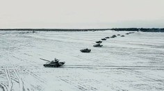 Rusko má už údajne pri hraniciach 70 percent bojovej sily. Objavil sa nový termín invázie