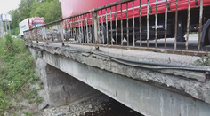 Najdôležitejší most Kysúc stále nezačali rekonštruovať. Zasadal preto krízový štáb