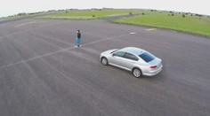 Brusel chce do povinnej výbavy auta zahrnúť novinku, ktorú majú luxusné vozy