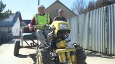 Vodičák na malotraktor nepotreboval, no hrozí mu väzenie za alkohol