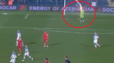 Ruský brankár schytal svetlicu do hlavy v prvých sekundách zápasu