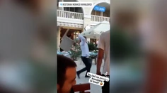 VIDEO: Všade, kam prišli, vyvolávali konflikty. Čiernohorci vytiahli na agresívnych ruských turistov stoličky