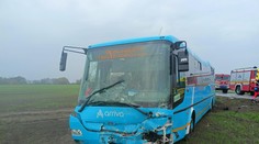 Tragická dopravná nehoda na juhu Slovenska: Z auta zostal po zrážke s autobusom iba vrak