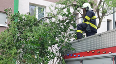 Prudké zmeny počasia: Po silnom vetre bude chvíľu teplo, potom príde výrazné ochladenie