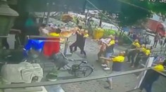 Chlapec vypadol zo 6. poschodia: Pohotoví ľudia mu zachránili život