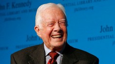 Exprezidenta Jimma Cartera hospitalizovali