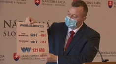 Odborári chcú vyjsť do ulíc. Vládny návrh minimálnej mzdy odmietajú akceptovať