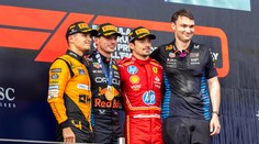 GALÉRIA: Silný moment súťažného víkendu v Imole. Svet F1 spomínal na legendárneho Sennu
