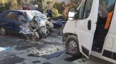 Tragická nehoda pri Rožňave. Auto skončilo pod kolesami dodávky, vodič neprežil