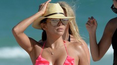 Eva Longoria v bikinách: Toto nie je tínedžerka, ale zrelá štyridsiatnička