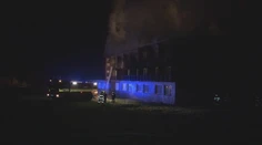 V Belušských Slatinách horel hotel. Podľa miestnych ho ktosi zapálil