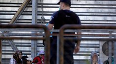 Gréci začali likvidovať provizórny utečenecký tábor na starom aténskom letisku