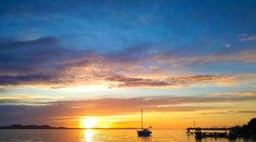 Na vyhlásenej chorvátskej pláži zakázali kúpanie. Voda je plná výkalov