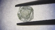 Na Sibíri našli diamant, aký nemá vo svete páru. Vo vnútri skrýva prekvapenie