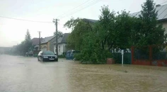 Východným Slovenskom sa prehnala prietrž mračien. Niektoré okresy sú pod vodou