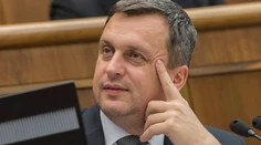 Danko chce s Kiskom a Ficom riešiť platy ústavných činiteľov