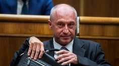 Záhadný úraz nového ministra hospodárstva. Tretí deň vo funkcii si rozbil hlavu