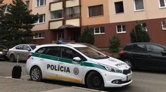 V bratislavskom byte našli mŕtvu ženu (†44), bola vyzlečená a na tele mala modriny