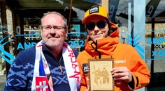 Top lyžiarky dostali darčeky od slovenských drevárov. Jeden sa ušiel aj Vlhovej