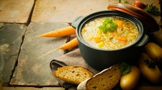 RECEPT NA DNES: Mrkvovo-kalerábová polievka