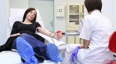 Chcete zachrániť život? Darujte krv v rámci kampane Valentínska kvapka krvi