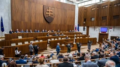 Parlament ukončil schôdzu. Dôvodom bolo neschválenie programu