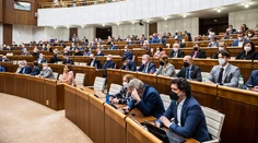 Poslanci neodsúhlasili program schôdze o dohode s USA