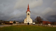 Katolíci odmietajú homosexuálne vzťahy a je otázne, či sa to niekedy zmení. Iné cirkvi k nim pristupujú liberálnejšie
